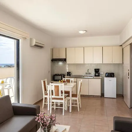 Seagull Aparthotel 3*