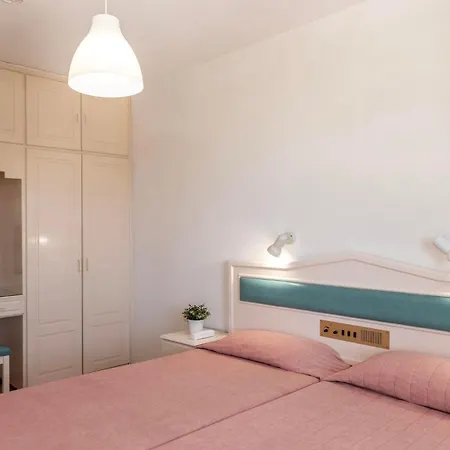 Seagull Aparthotel 3*