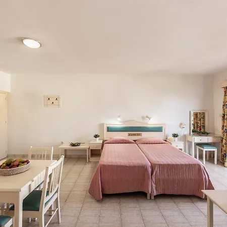 Seagull Aparthotel 3*